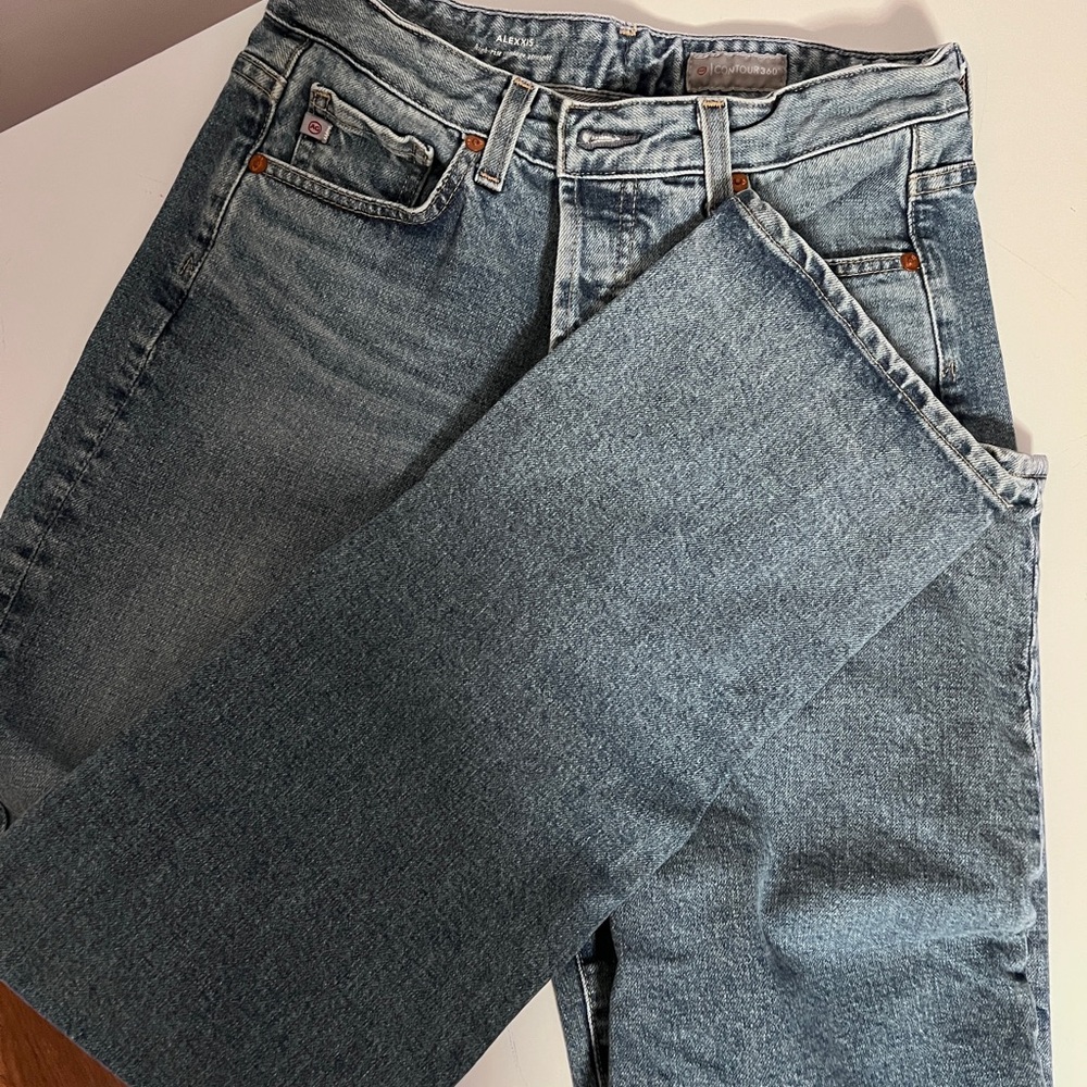 AG High rise straight leg jean classic denim 29r like new condition!